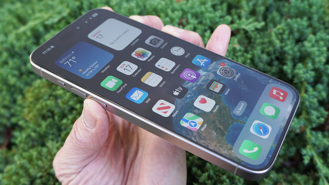 Certains utilisateurs de l'iPhone 15 Pro Max signalent un problème d'écran OLED