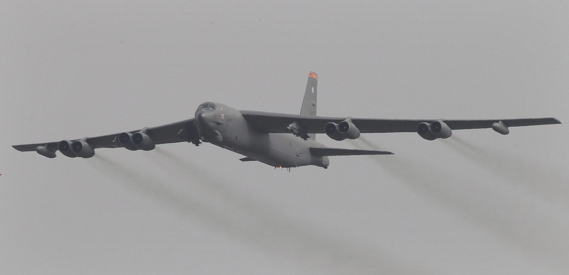 Le jet chinois se rapproche dangereusement du bombardier américain en mer de Chine du Sud: US