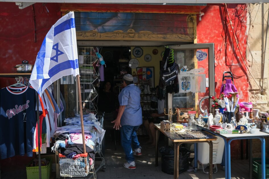 Retour de la vie dans une ville désertique israélienne, mais craintes persistantes envers le Hamas