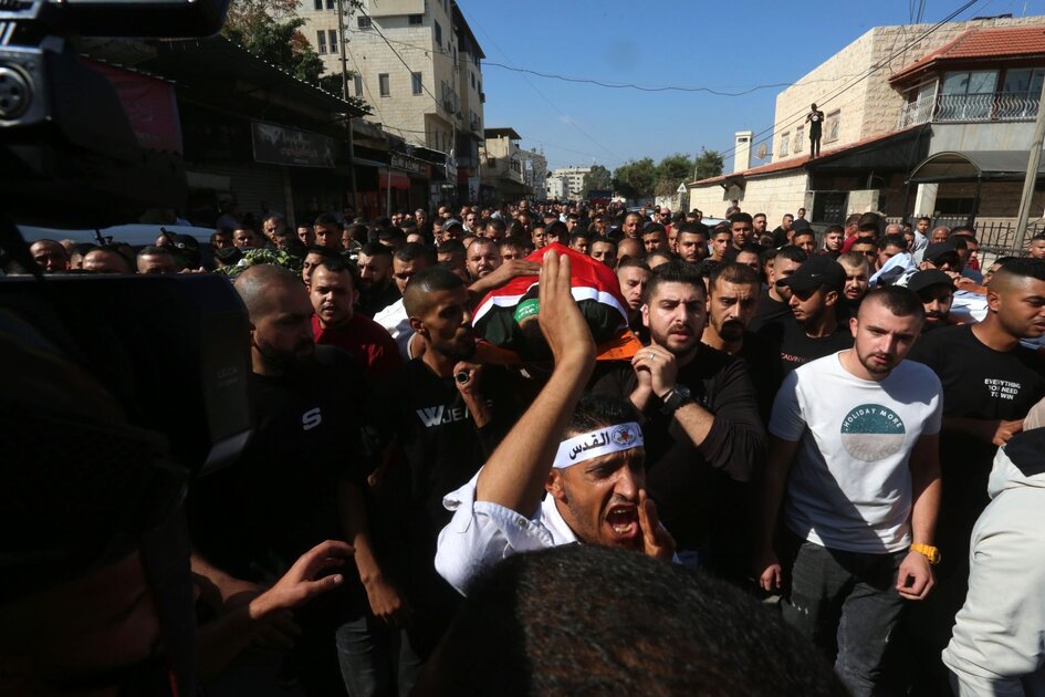 3 martyrs en Cisjordanie, occupation mène 10 raids et arrête des dizaines