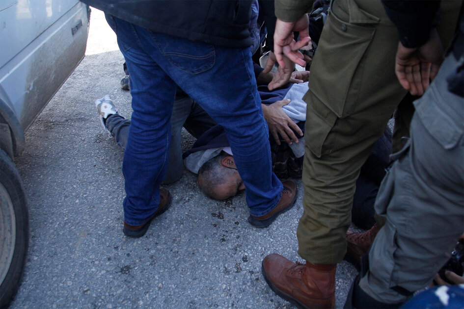 Arrestation de Palestiniens après Tempête Al-Aqsa: Brutalité et Violation de droits