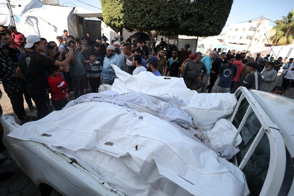 Ensevelissement des corps sans nom des victimes à Gaza