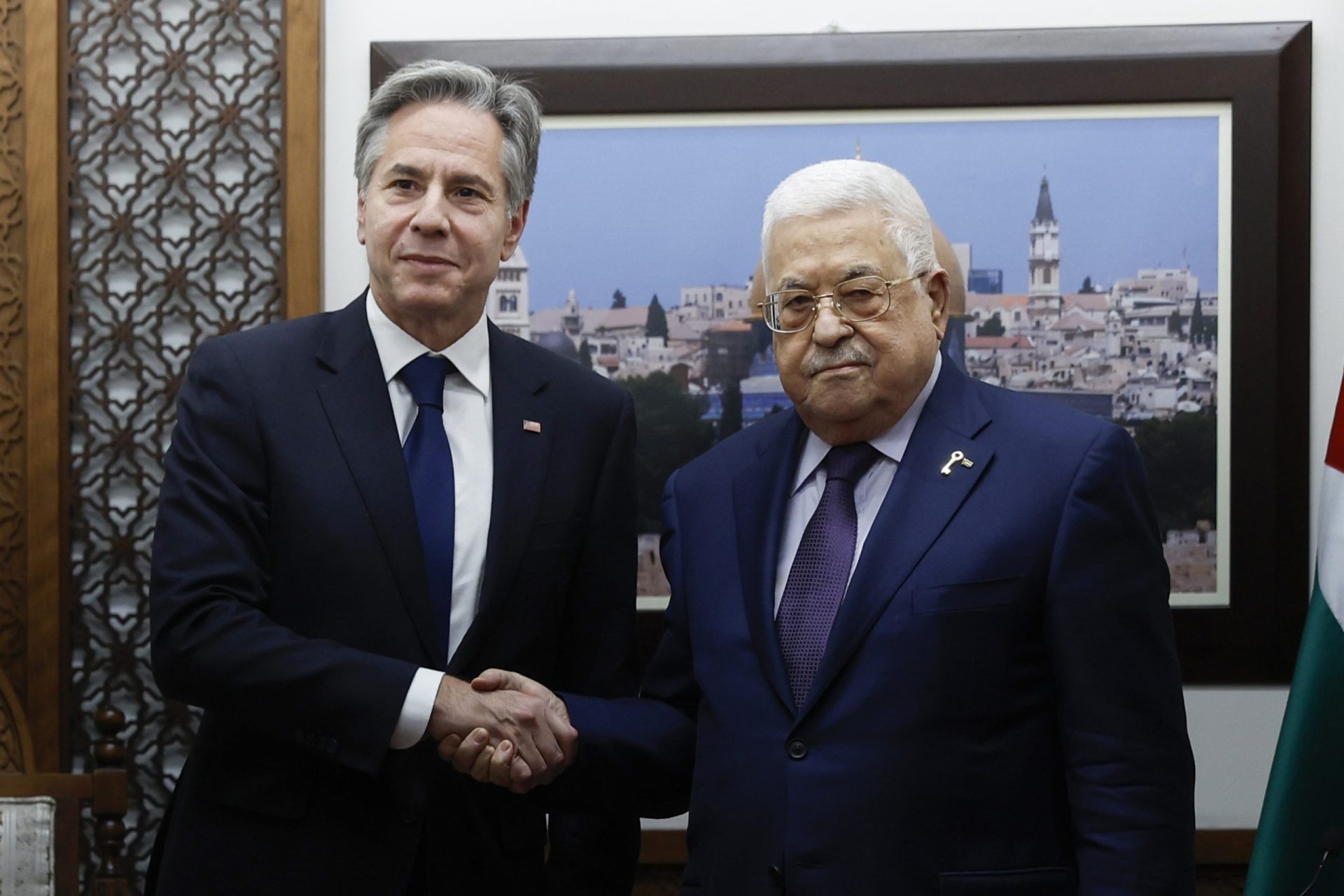 "Gaza pourrait revoir le retour de l'AP si une solution politique est trouvée, selon Abbas"