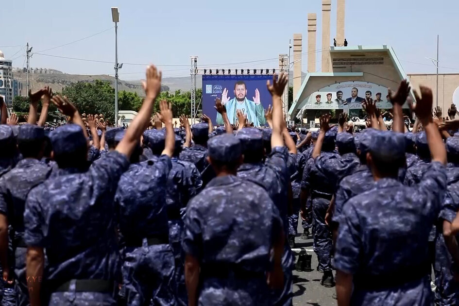 Houthis visent Eilat et menacent navires israéliens