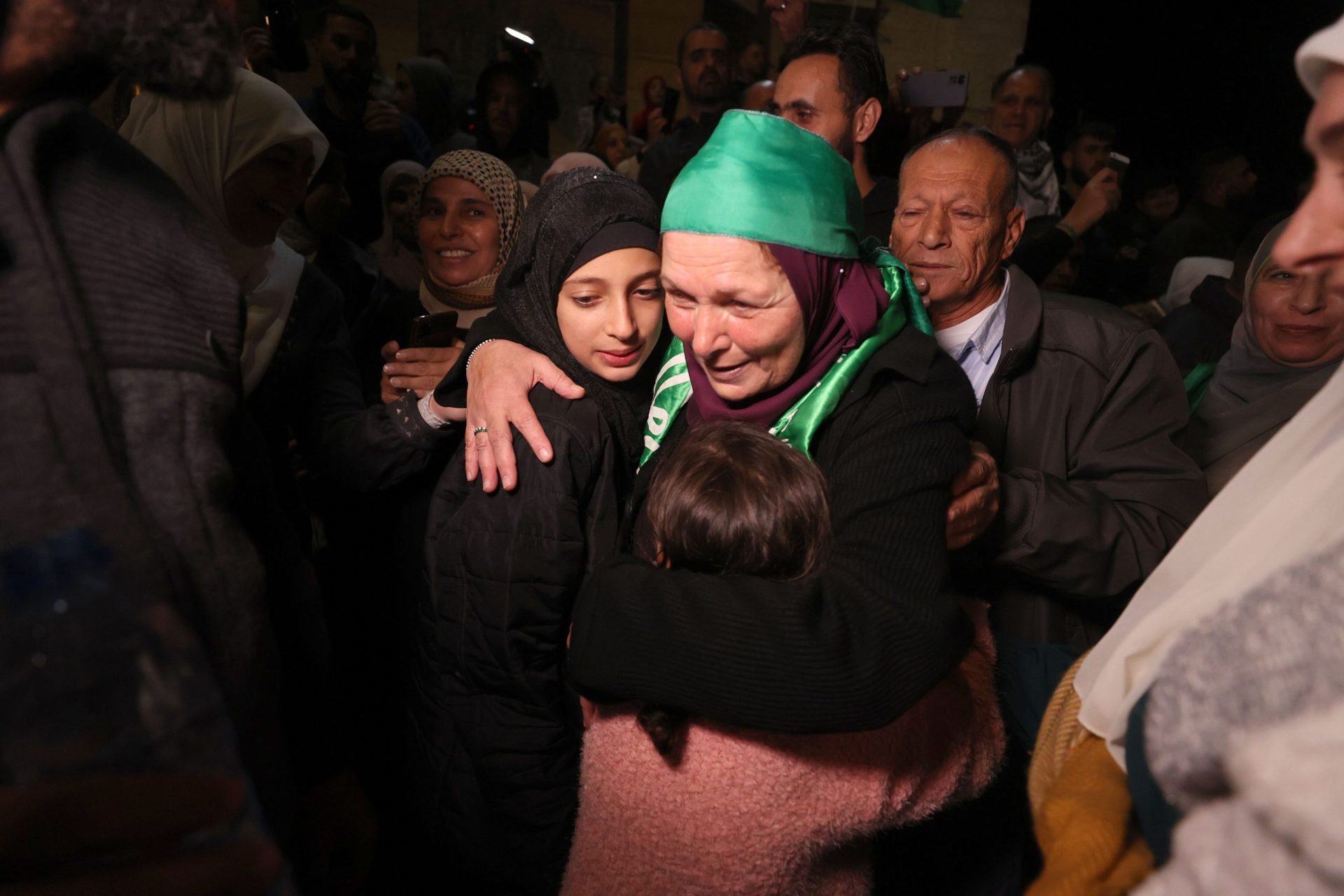 Joie, larmes et acclamations pour Gaza : libération de jeunes détenusPalestiniens.
