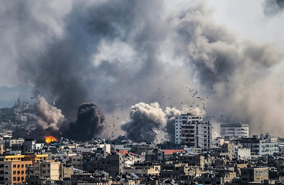Le Financial Times appelle à stopper les frappes sur Gaza et permettre l'aide