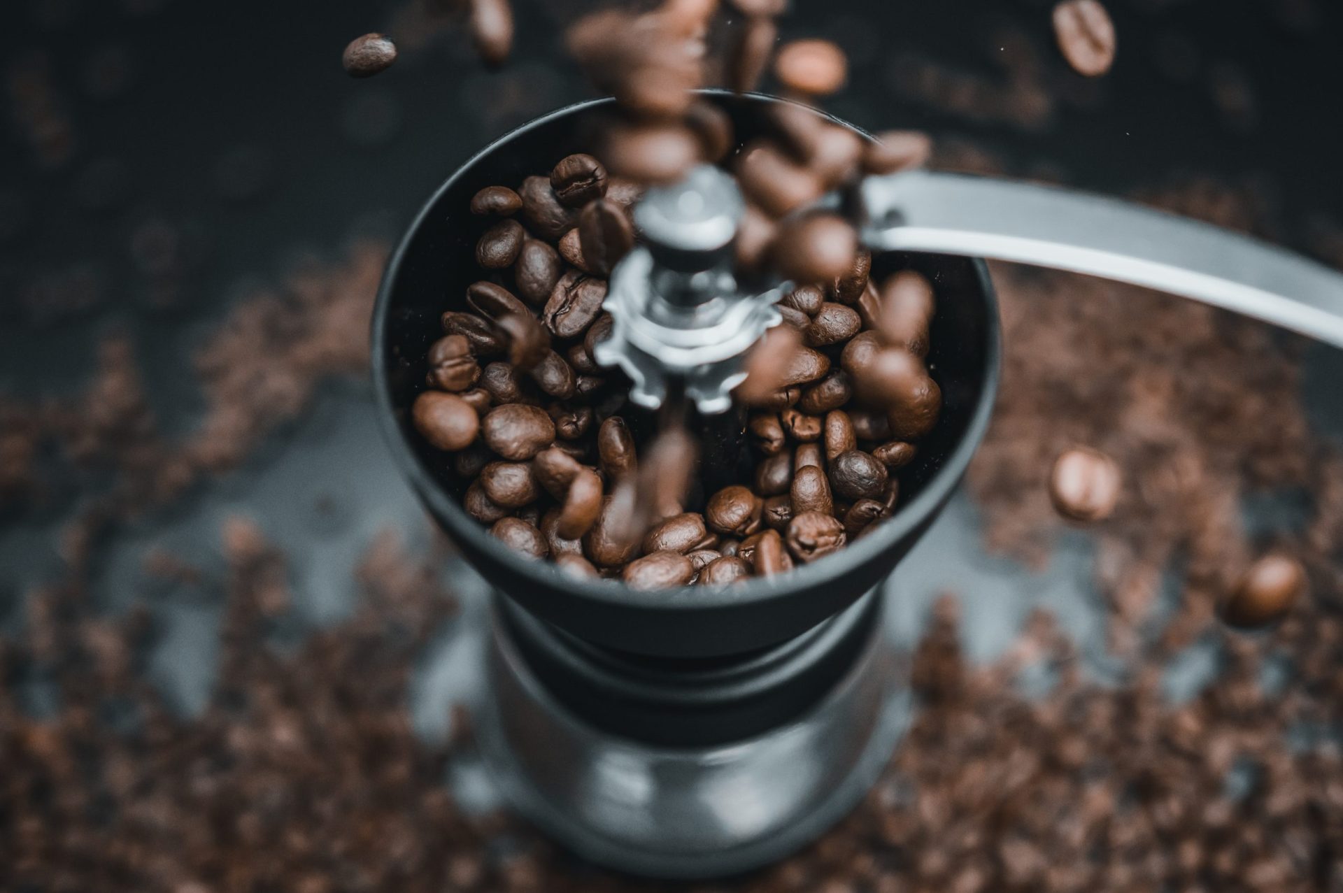 Des scientifiques résolvent un gros problème de mouture du café grâce à la volcanologie