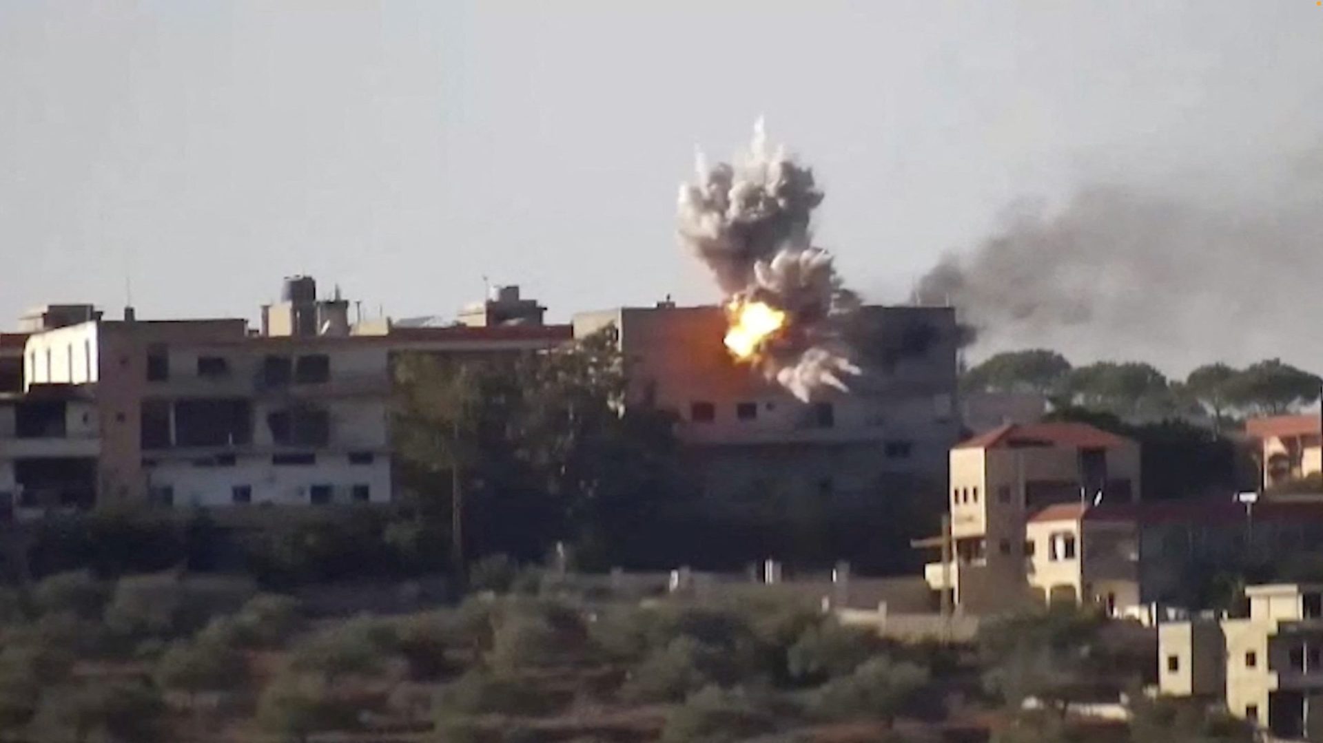 Israël riposte à des tirs de roquettes depuis la Syrie et le Liban