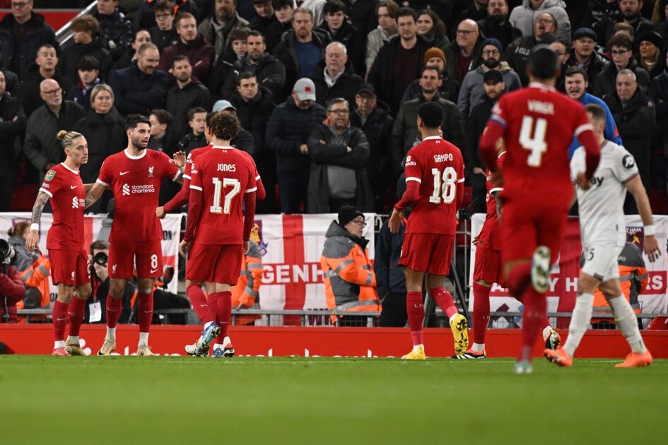 Liverpool écrase West Ham 5-0 et rejoint le carré final de la Coupe de la Ligue