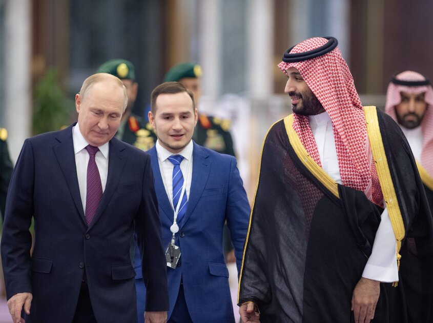 Poutine discute de l'OPEP+ avec Ibn Salman lors d'une visite éclair