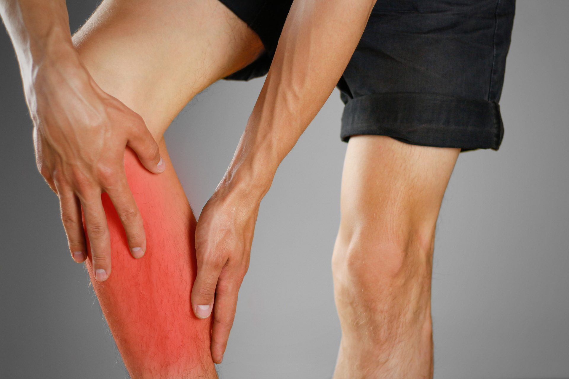 Causes des douleurs de jambe similaires à des chocs électriques