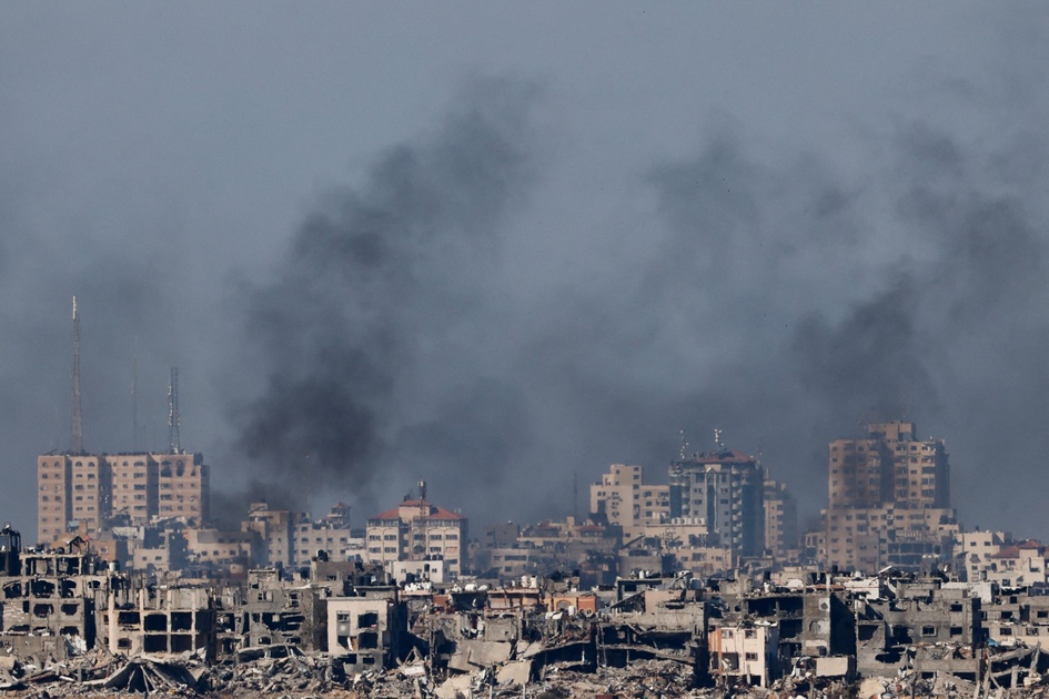 La résistance engage des combats féroces et bombarde l'enclave de Gaza