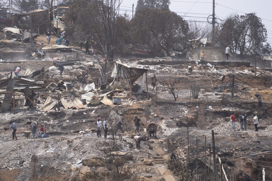 112 morts dans incendies de forêts au Chili, le président parle de tragédie