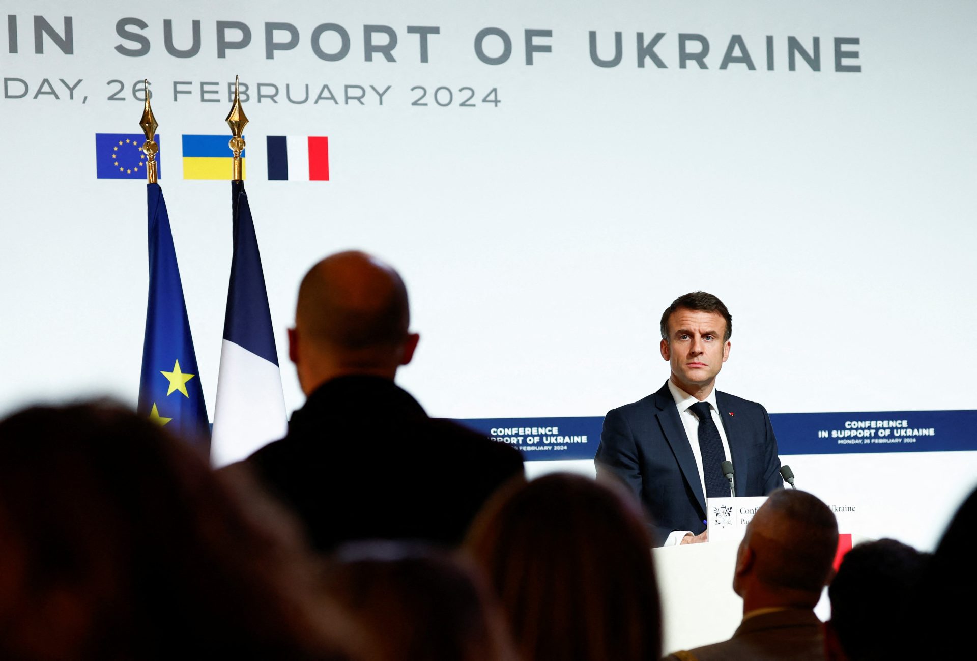 Allemagne et OTAN disent non à l'envoi de troupes en Ukraine, Macron critiqué
