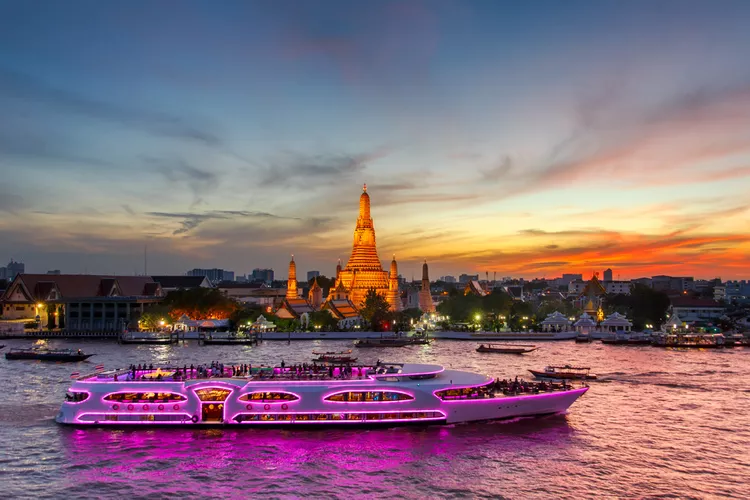 10. Naviguez sur le fleuve Chao Phraya