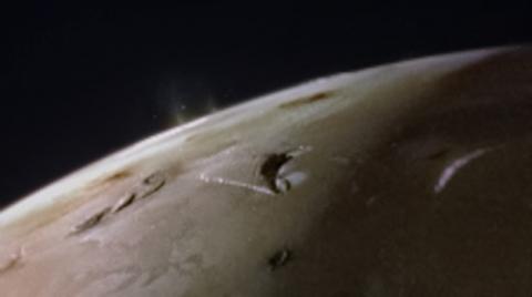 Des images de la NASA montrent des éruptions sur Io, lune de Jupiter