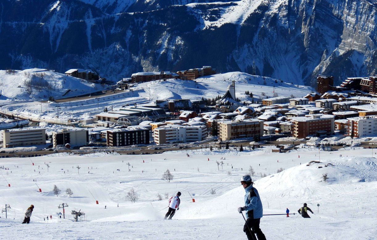 Des quotas de skieurs envisagés pour la station de l'Alpe d'Huez : quel impact pour les vacanciers ?