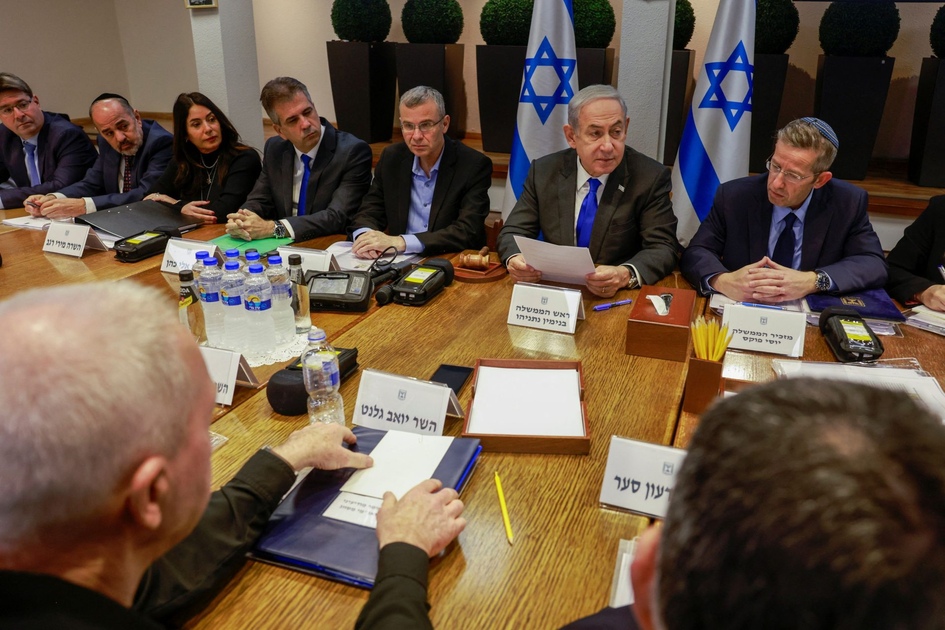 Division israélienne sur l'accord d'échange, Cohen avertit sur le Qatar
