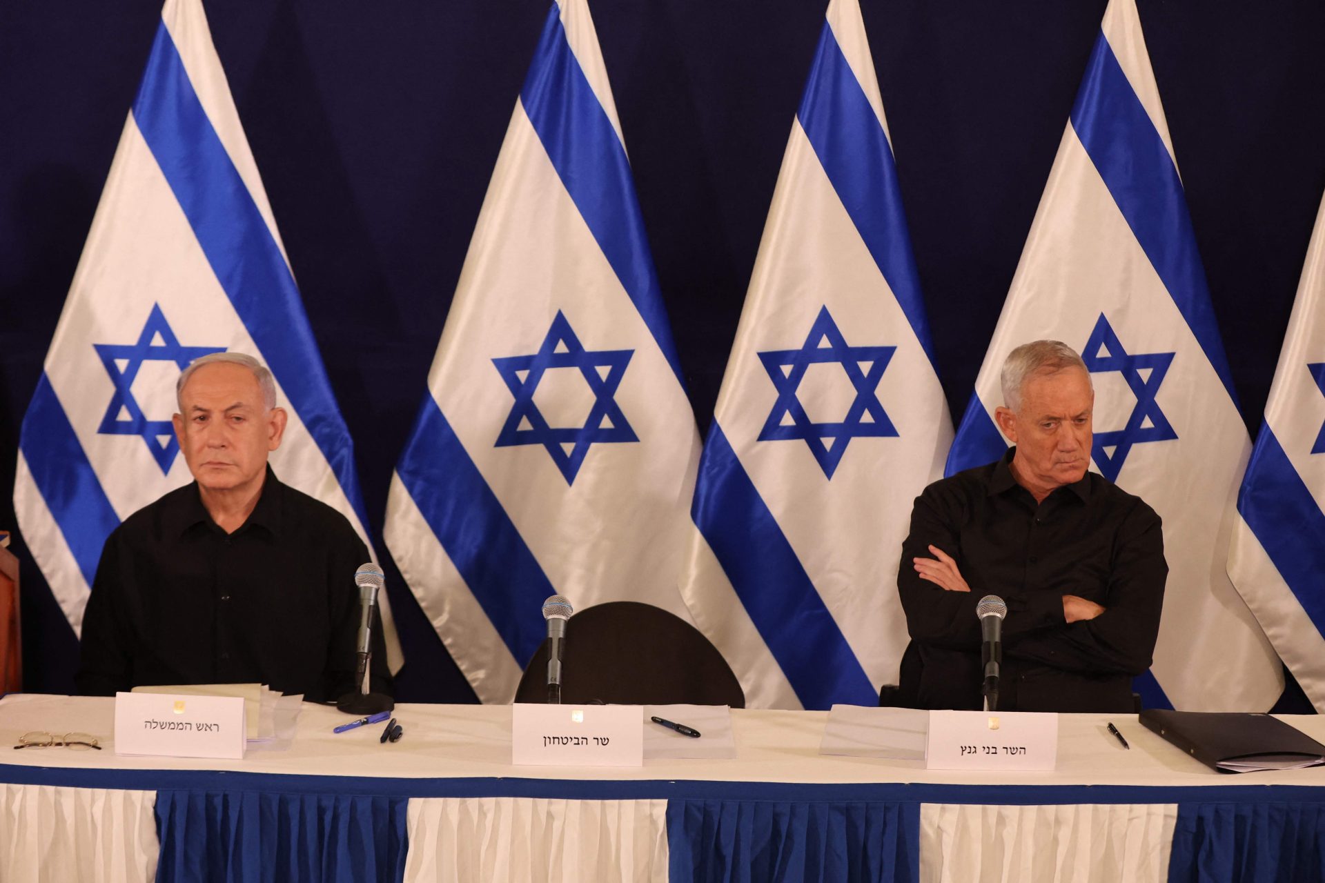 Gantz a tenté de recruter des membres du Likoud pour renverser Netanyahu