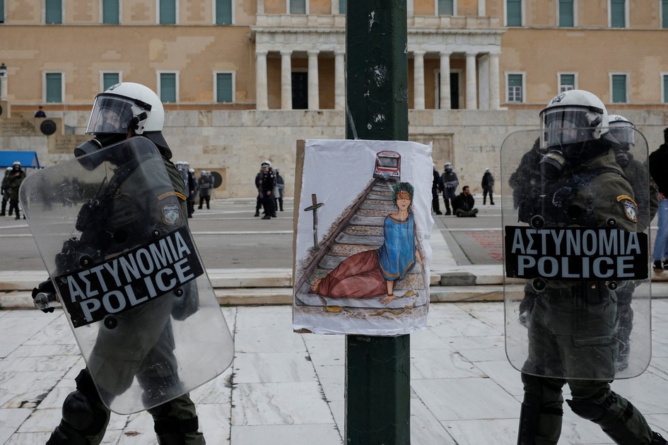 Grèves en Grèce pour l'anniversaire d'un crash et justice demandée