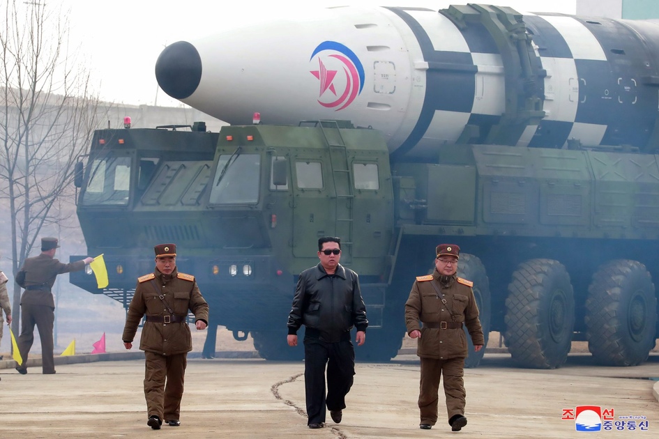 La Corée du Nord réalise de nouveaux essais de missiles, Kim ordonne une intensification des préparations militaires