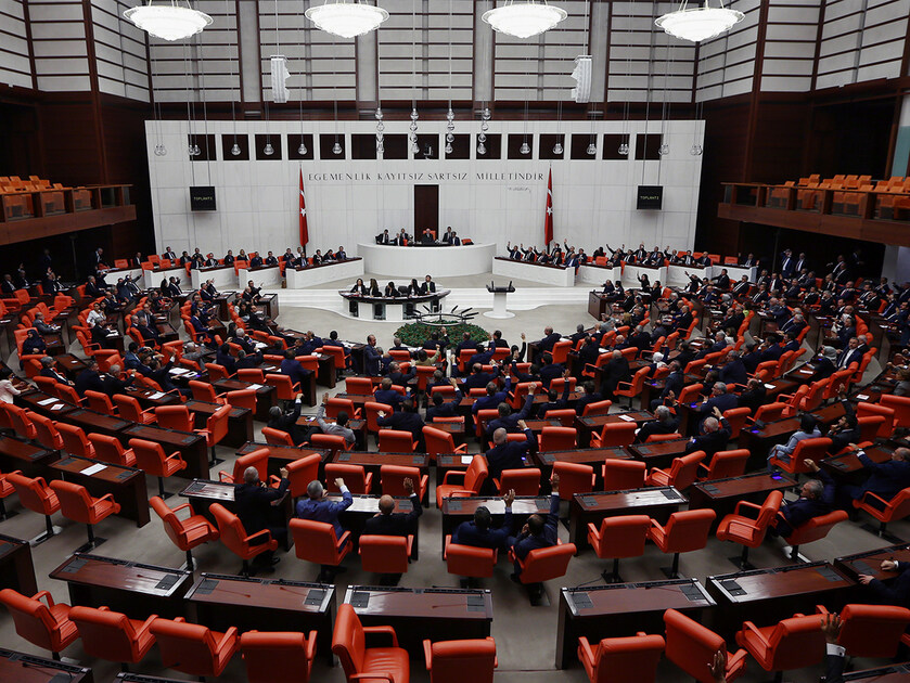 La constitution turque attendue, les craintes de l'opposition