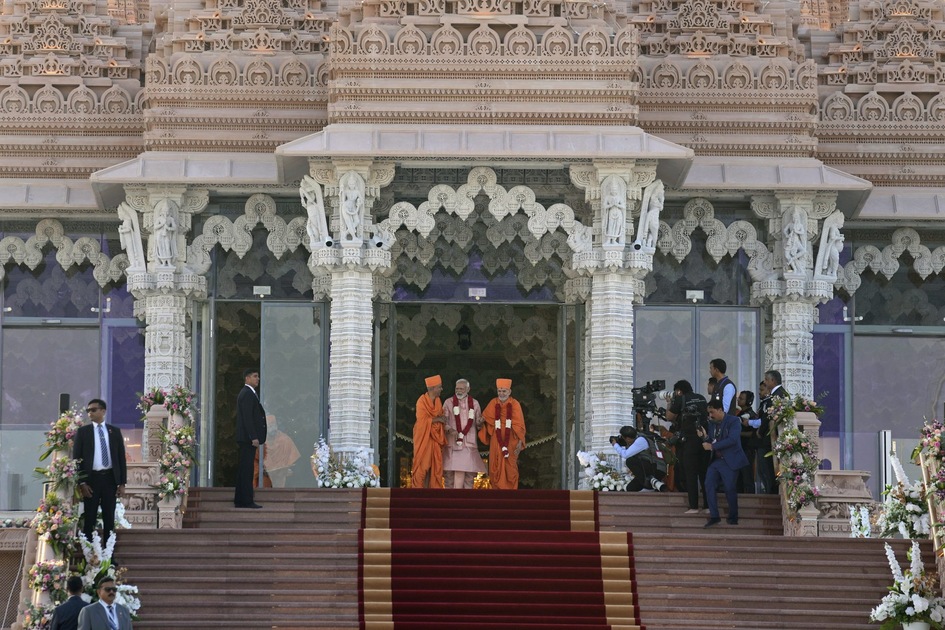 Le Premier ministre indien inaugure un temple hindou aux Émirats