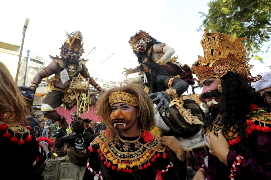 Les traditions persistent à Bali malgré le tourisme de masse, jusqu'à quand ?