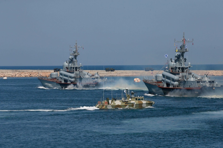 Ukraine affirme avoir détruit navire russe par drone sous-marin en Crimée