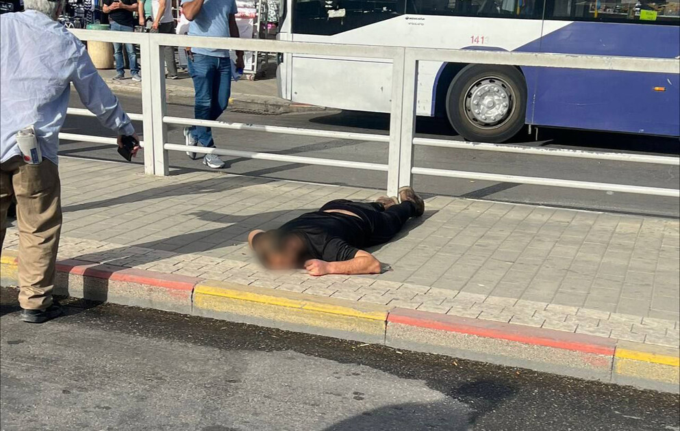 Attaque au couteau à Beer-Sheva, 2 Israéliens blessés, l'assaillant tué