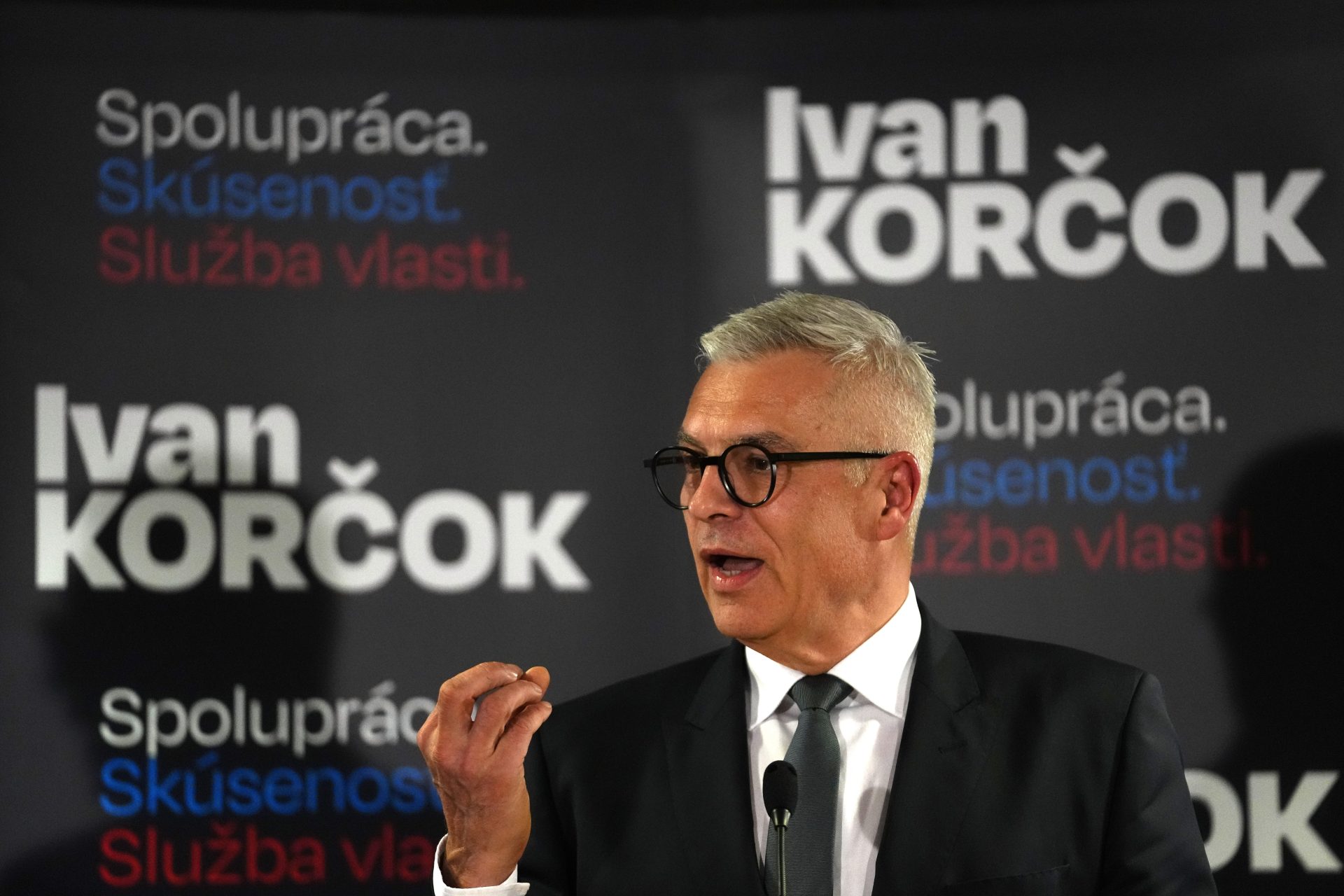 Candidat pro-occidental vainc l'allié du PM slovaque pour un second tour