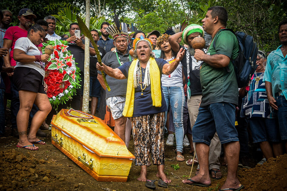 Décès d'un activiste autochtone au Brésil, une légende pour son peuple