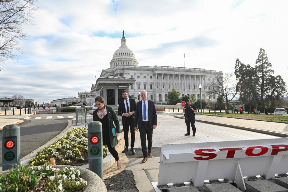 Gantz poursuit ses rencontres à Washington, critiques et déception de Biden envers Israël