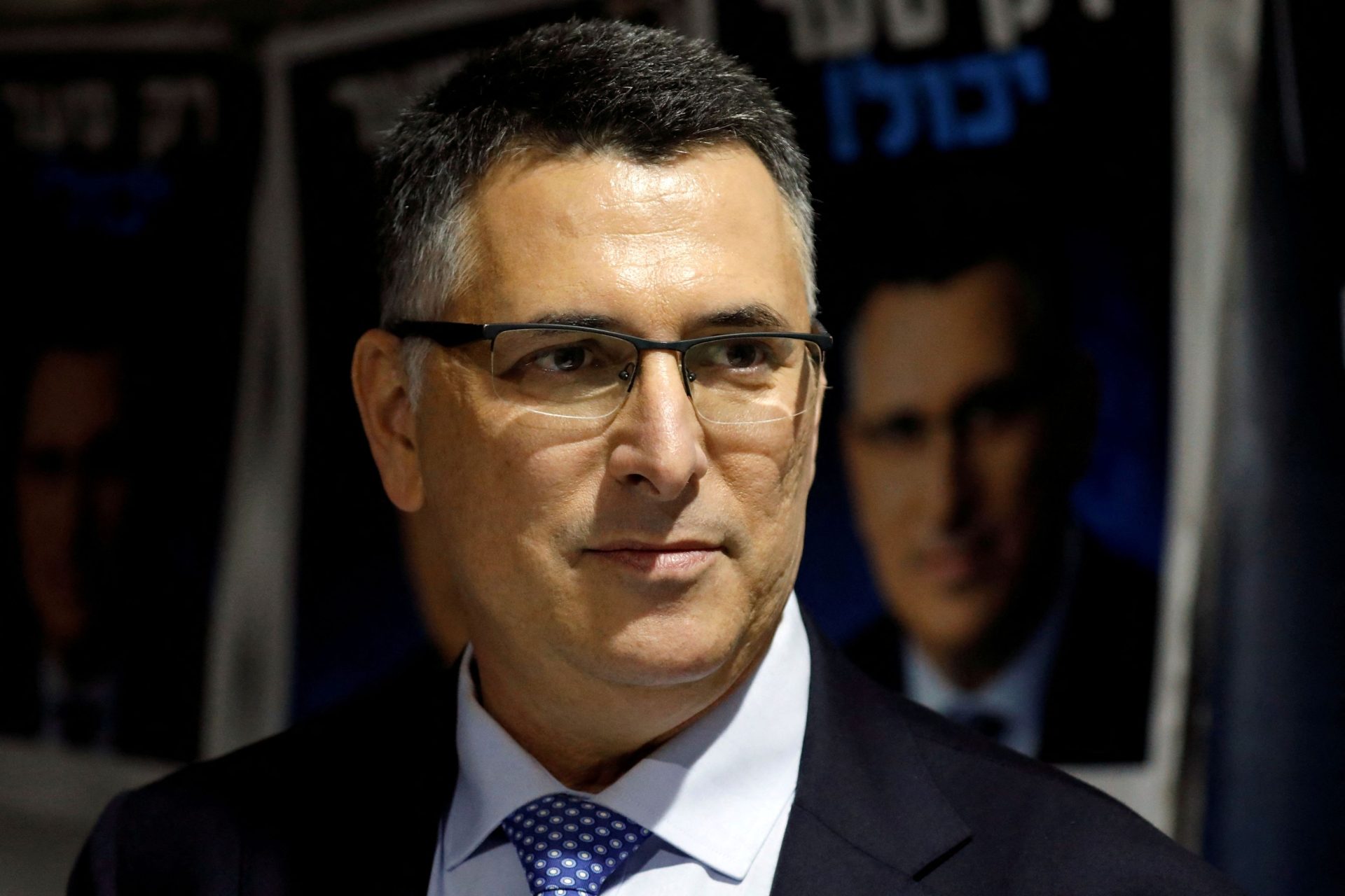Gideon Saar quitte le gouvernement d'urgence et aggrave la crise de Netanyahu