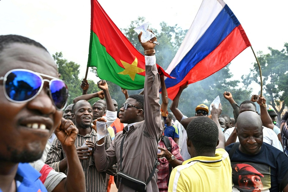 Le laboratoire africain de la Russie, la conquête de Burkina Faso après l'adieu français