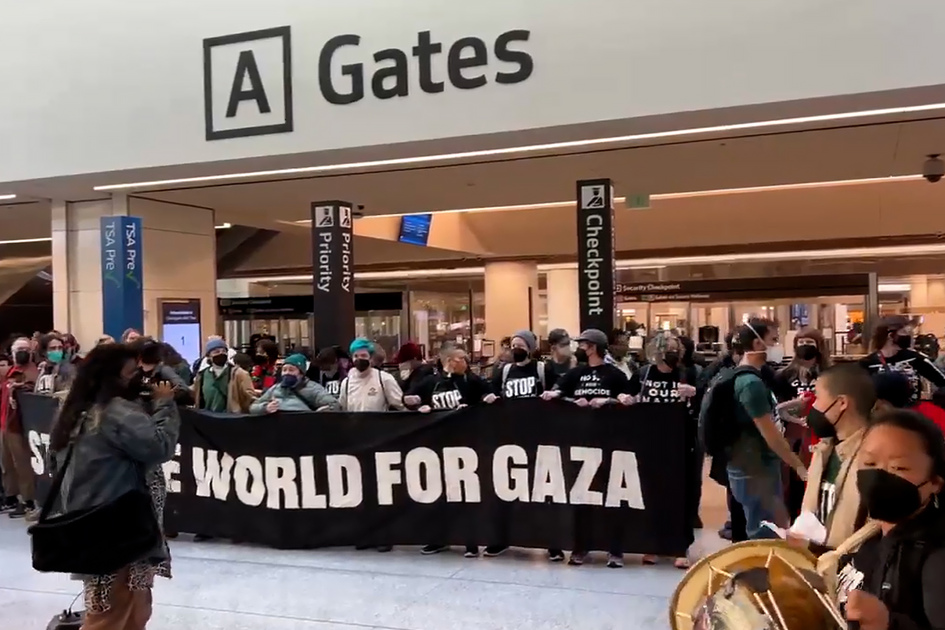 Manifestations contre la guerre d'Israël sur Gaza paralysent l'aéroport Francisco