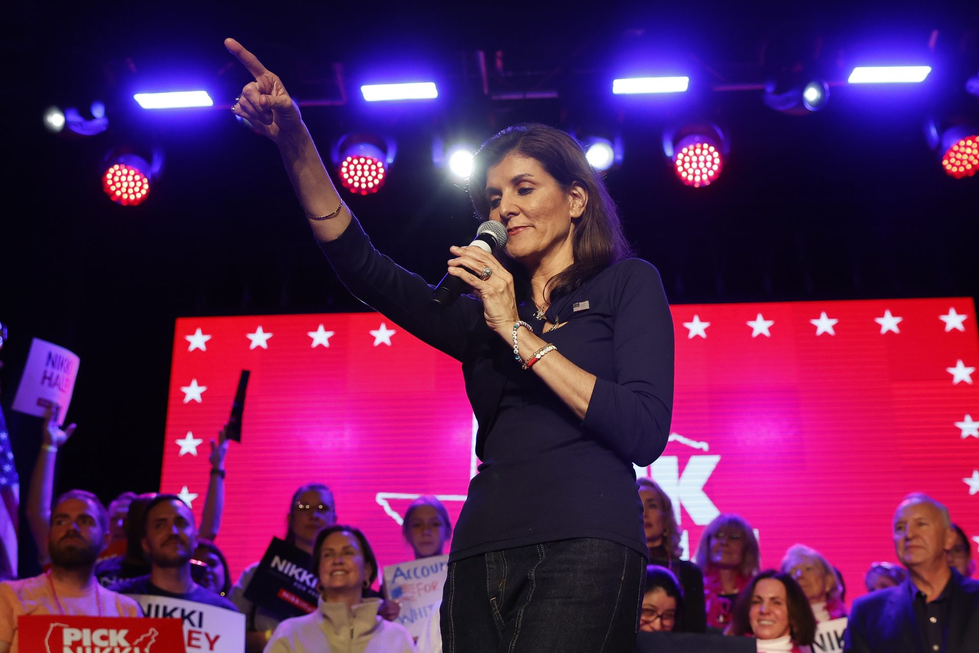 Nikki Haley met en pause sa campagne pour l'investiture républicaine