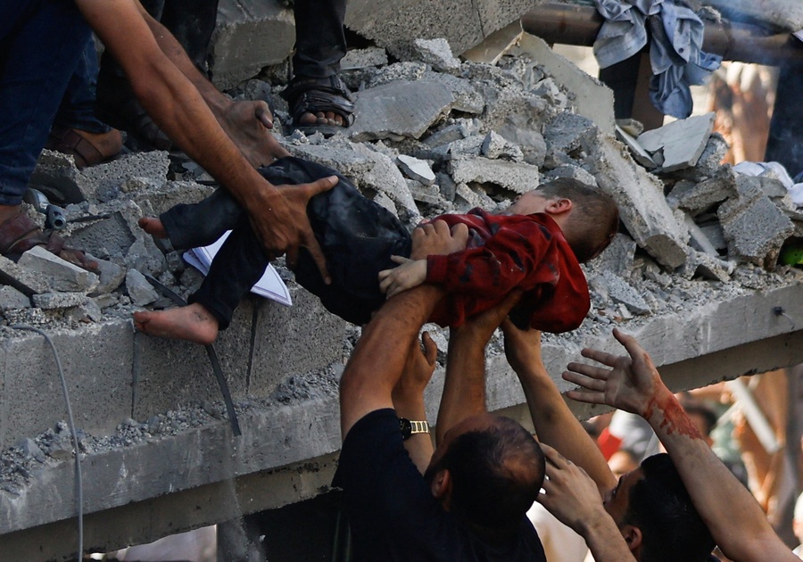 Sauvetage héroïque d'un enfant après 9 jours sous les décombres à Gaza