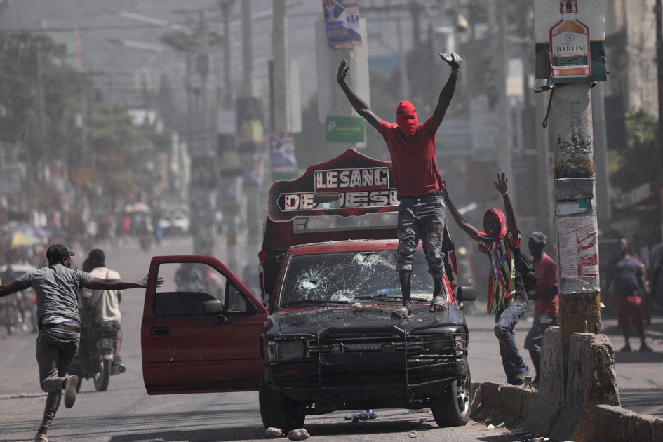 Syndicats de police haïtiens implorent aide, gangs armés prennent d'assaut prison principale