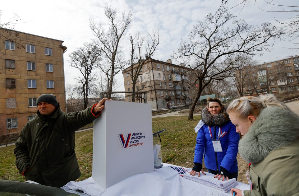 Ukrainiens sous menace votent lors des élections russes