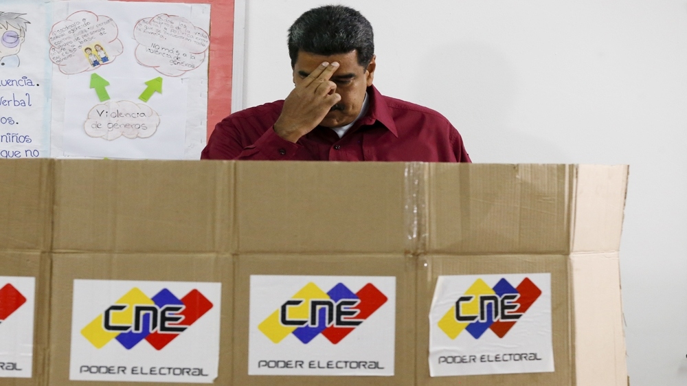 Venezuela fixe élections présidentielles en juillet, interdit candidats opposition