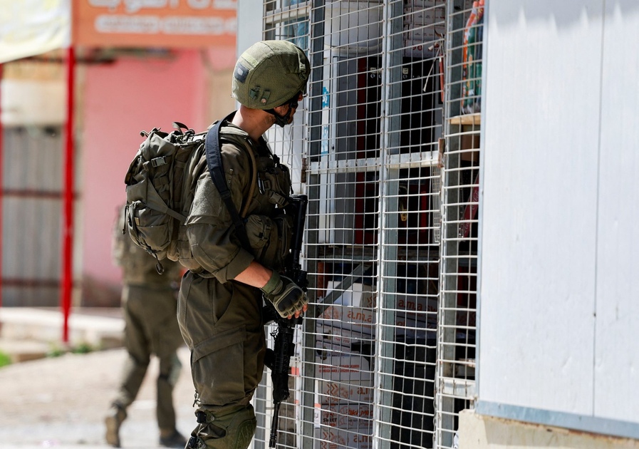 Arrestation de 40 Palestiniens et incursion à Al-Aqsa