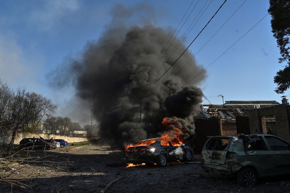Attaques russes à Kharkiv et Zaporijjia font morts et blessés