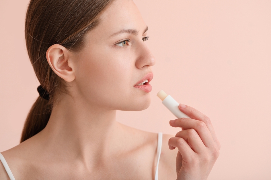 Baume à lèvres SPF à moins de 5€ plébiscité par des dermatologues