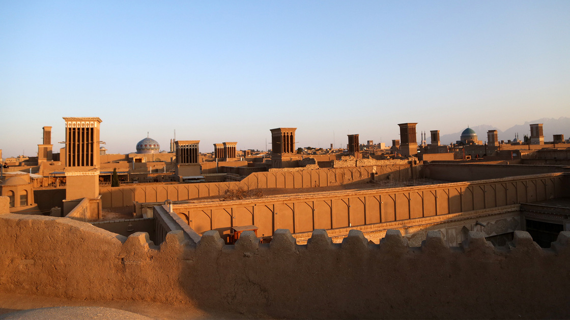 Climatiseurs naturels à Yazd attirent les touristes