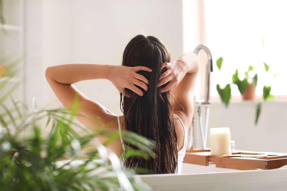 Comment Bien Choisir Votre Complément Anti-Chute de Cheveux au Printemps