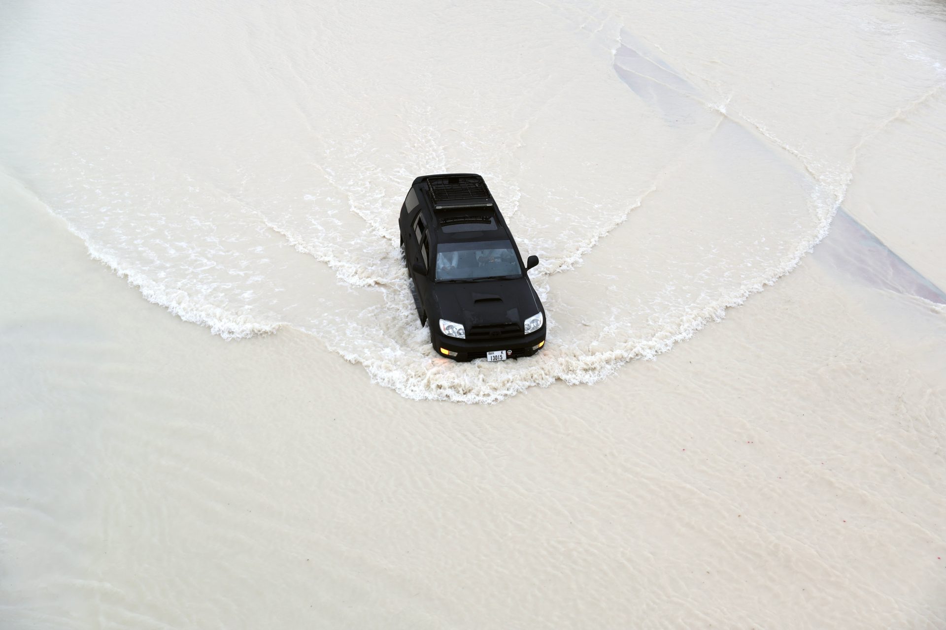Dubai noyée par les inondations, l'UAE reçoit un an de pluie en heures