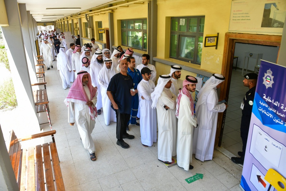 Élections au Koweït - Le vote pour un nouveau parlement commence