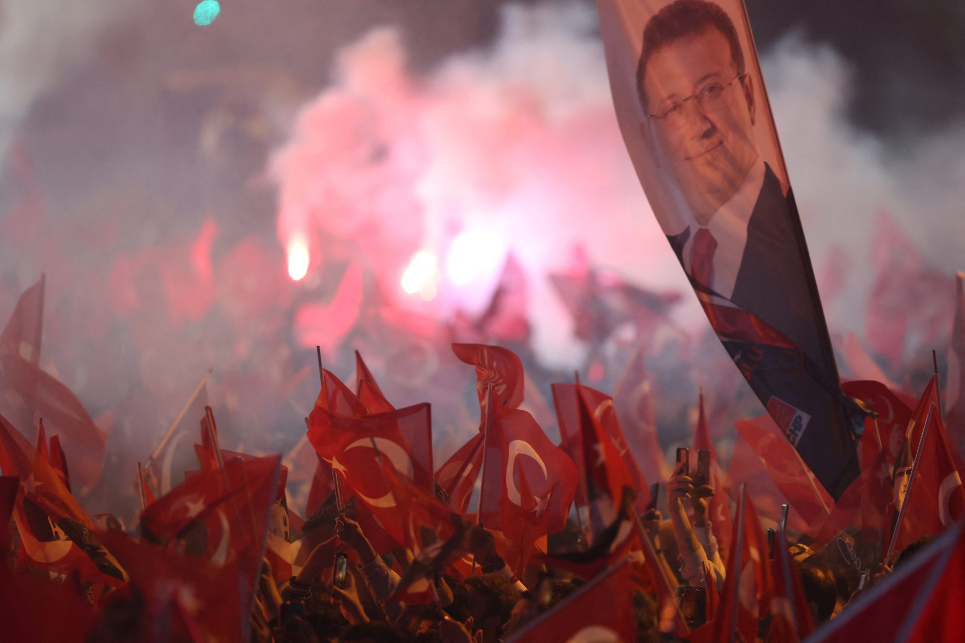 Erreurs du pouvoir en Turquie, espoir pour l'opposition en vue