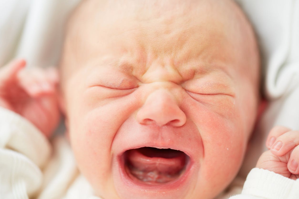 Frein de langue court chez le bébé - quand faut-il opérer ?.jpeg